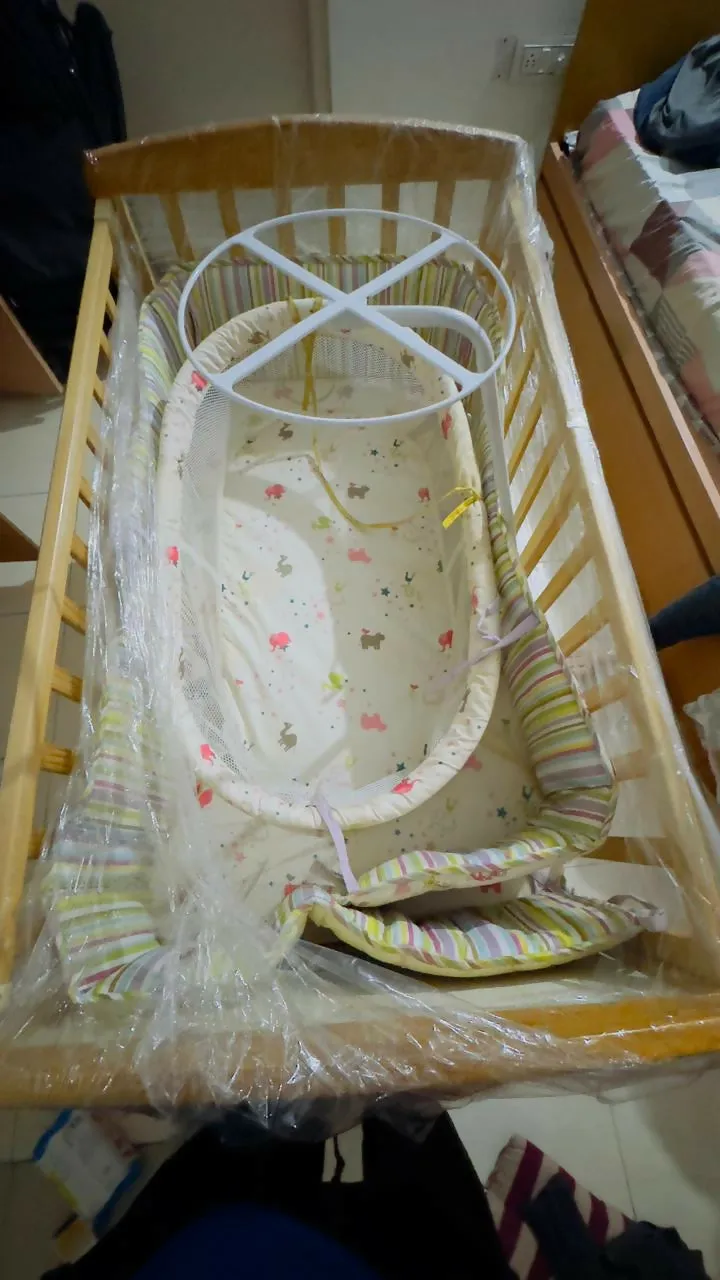 BABYHUG Kelly Wooden Cot/Crib with Detachable Bassinet and Mosquito Net, Dimensions: L116×W68×H88 cm