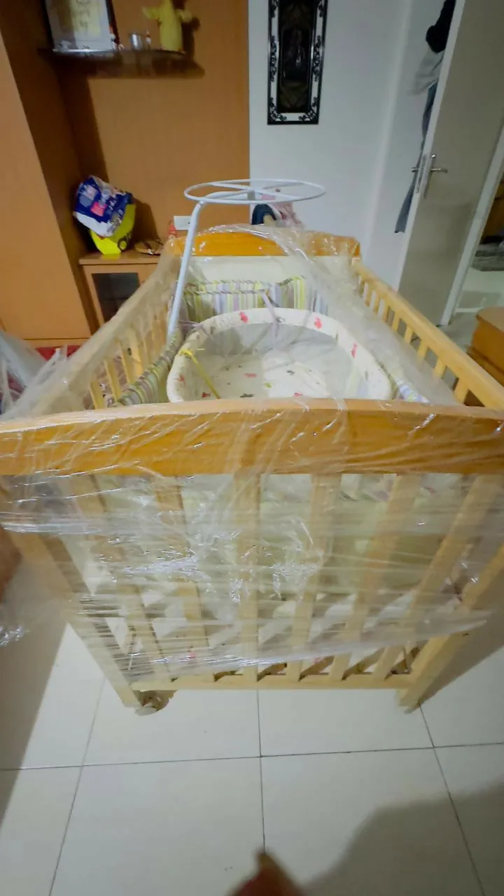 BABYHUG Kelly Wooden Cot/Crib with Detachable Bassinet and Mosquito Net, Dimensions: L116×W68×H88 cm