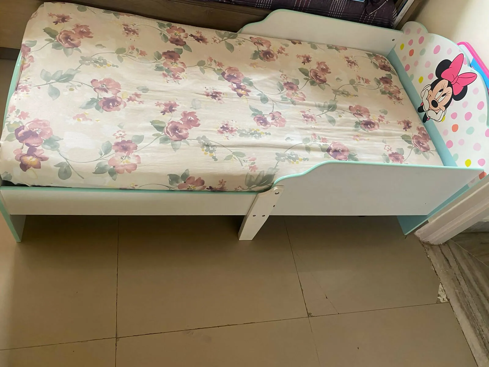 DISNEY Minnie Wood Toddler Bed Platform Bed