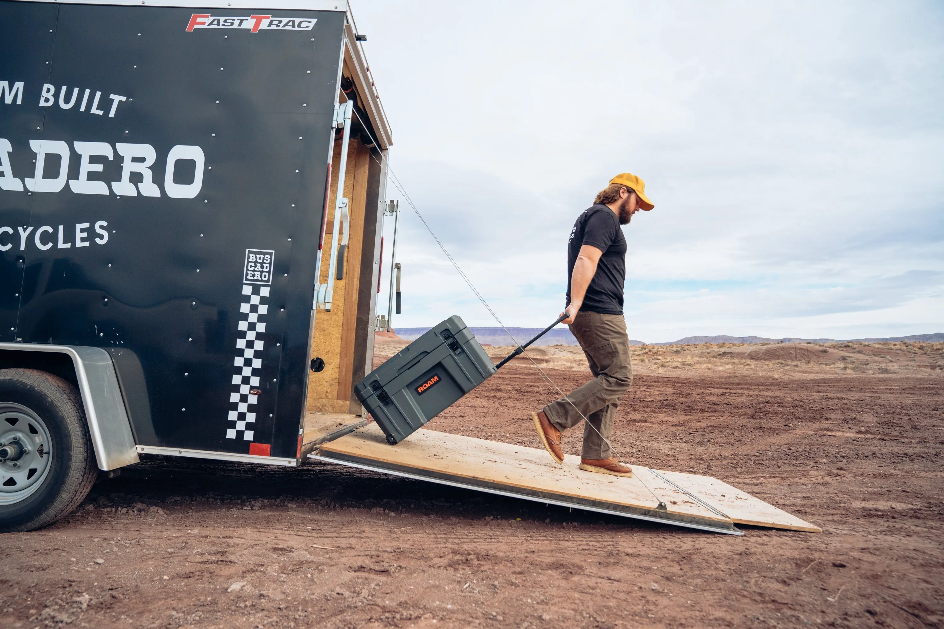 ROAM ADVENTURE | 80L Rolling Rugged Case